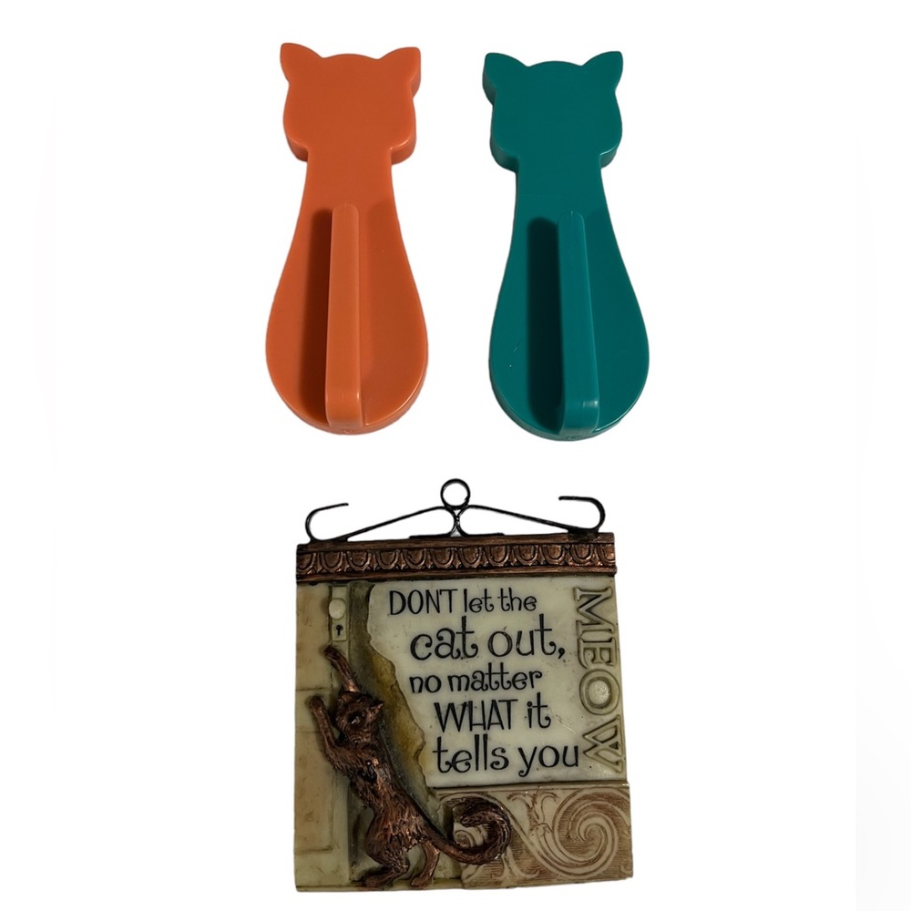 Cat lover set: 2 cat shaped wall hooks & a ceramic sign